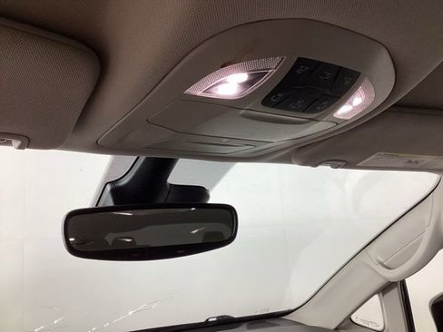 Used 2024 Chrysler Pacifica Limited FWD image 14