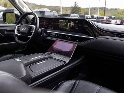 Used 2025 INFINITI QX80 Sensory AWD/4WD image 35