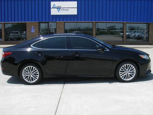 Used 2013 Lexus ES 350 w/ Luxury Pkg FWD image 4