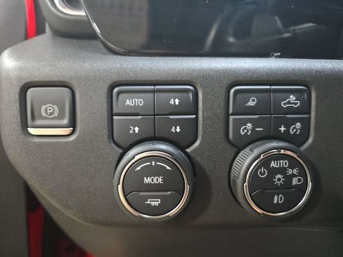 Used 2022 Chevrolet Silverado 1500 LT Trail Boss w/ LT Trail Boss Premium Package AWD/4WD image 26