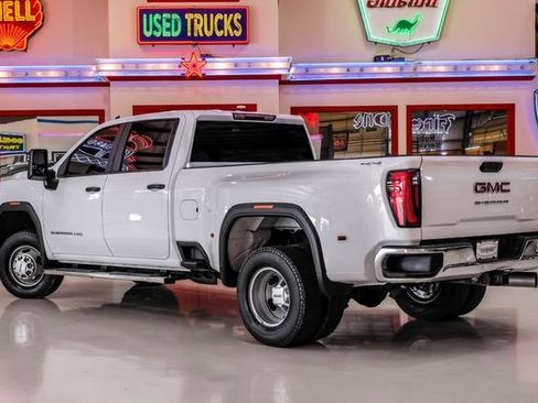 Used 2024 GMC Sierra 3500 Pro w/ Convenience Package image 4