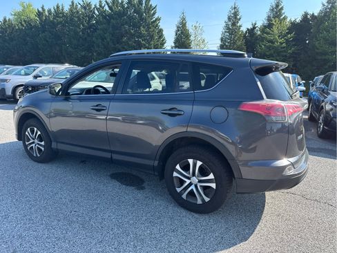Used 2016 Toyota RAV4 LE AWD/4WD image 4