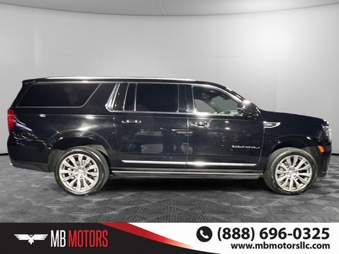 Used 2023 GMC Yukon XL Denali image 2