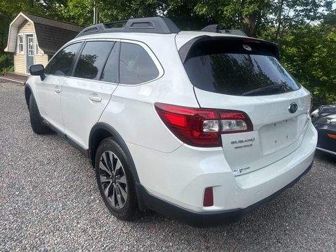 Used 2016 Subaru Outback 2.5i Limited AWD/4WD image 4
