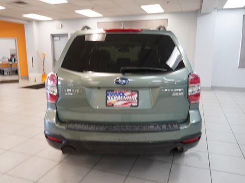 Used 2016 Subaru Forester 2.5i Premium image 9