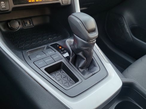 Used 2019 Toyota RAV4 XLE image 23