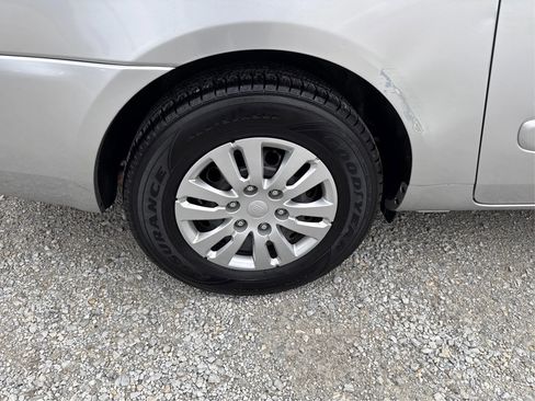 Used 2012 Kia Sedona LX image 22