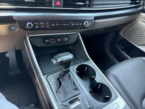 Certified 2025 Kia Carnival FWD image 21