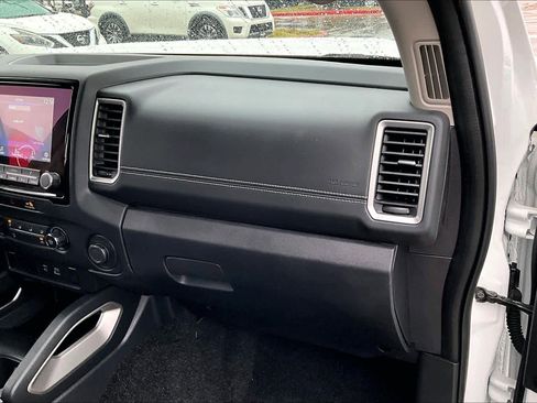 Certified 2023 Nissan Frontier SV w/ Tow Package image 17