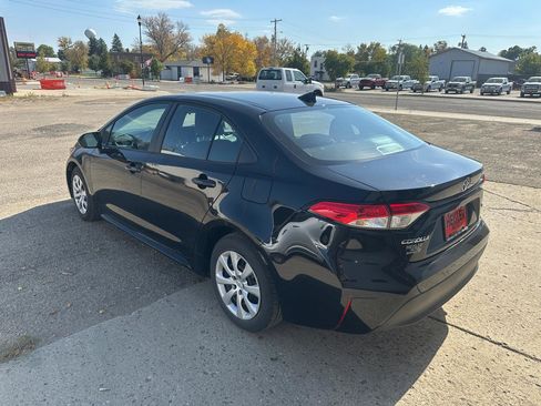 Used 2025 Toyota Corolla LE FWD image 5