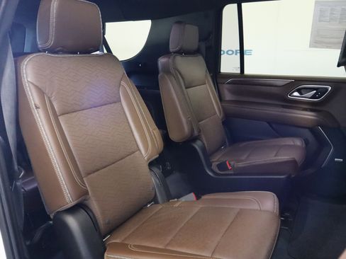 Used 2021 Chevrolet Suburban High Country w/ Premium Package image 20