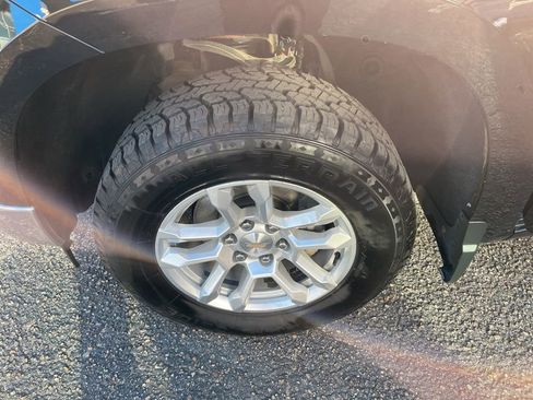 Used 2024 Chevrolet Silverado 1500 LT image 9