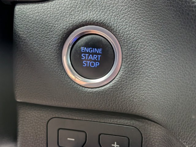 Used 2024 Toyota Tundra Limited AWD/4WD image 22