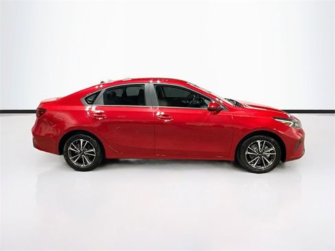 Used 2023 Kia Forte LXS image 8