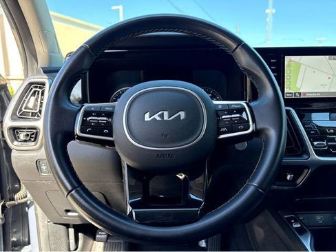 Used 2022 Kia Sorento S AWD/4WD image 14