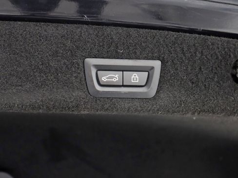 Used 2019 BMW 750i xDrive w/ M Sport Package image 36