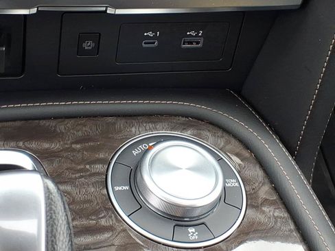 Used 2024 Nissan Armada Platinum w/ Captain's Chairs Package AWD/4WD image 19