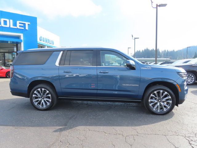 Used 2026 Chevrolet Suburban High Country AWD/4WD image 9