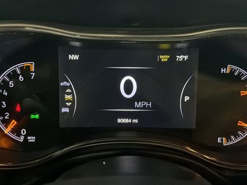 Used 2018 Jeep Grand Cherokee Overland AWD/4WD image 24