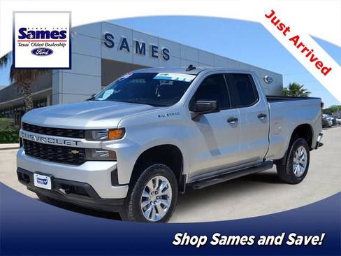 Used 2022 Chevrolet Silverado 1500 Custom image 1