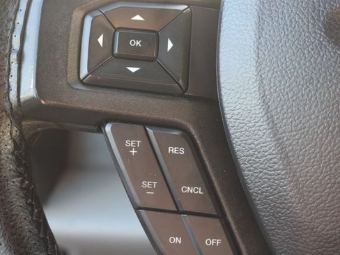 Used 2021 Ford F250 XLT w/ XLT Premium Package AWD/4WD image 16