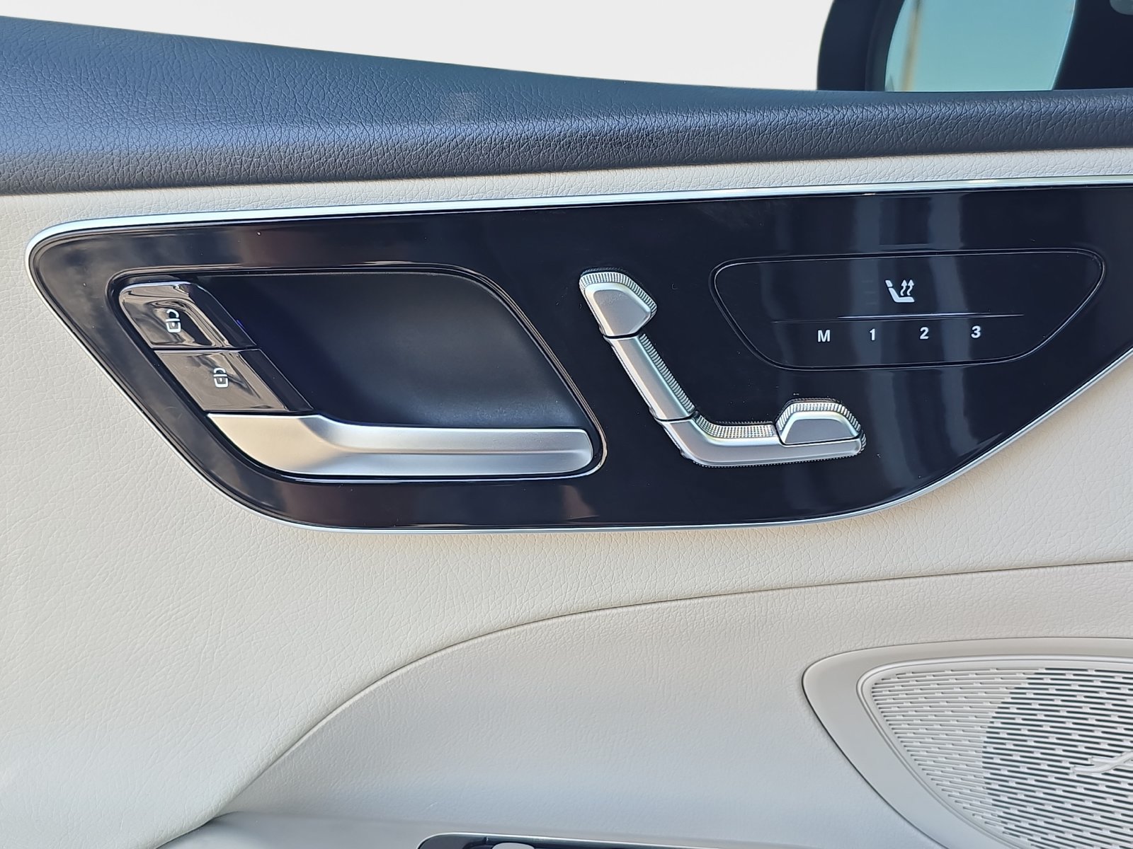 Used 2024 Mercedes-Benz C 300 Sedan image 21