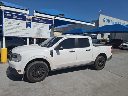 Used 2023 Ford Maverick XL image 1