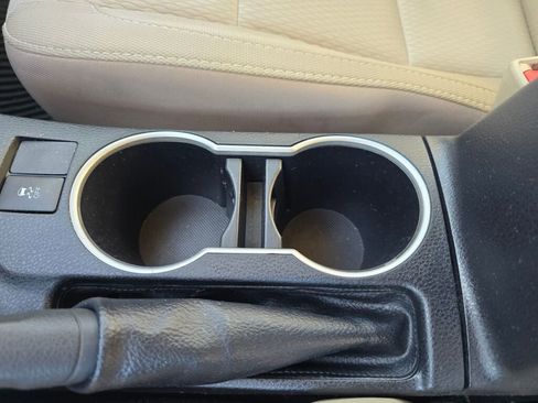 Used 2016 Toyota Corolla LE image 27