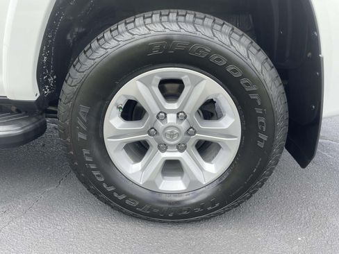 Used 2019 Toyota 4Runner SR5 Premium AWD/4WD image 7