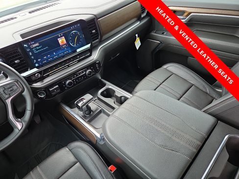 Used 2024 Chevrolet Silverado 1500 High Country w/ High Country Premium Package AWD/4WD image 12