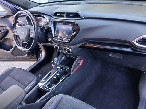 Used 2021 Chevrolet TrailBlazer RS w/ Convenience Package image 40