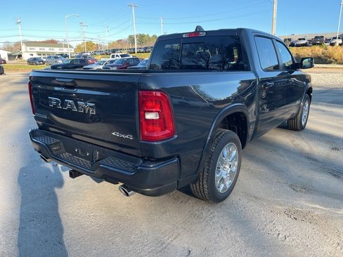 New 2026 RAM 1500 4x4 Crew Cab image 7