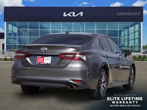 Used 2024 Toyota Camry XLE FWD image 5