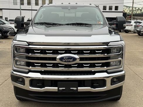 Used 2023 Ford F250 Lariat w/ FX4 Off-Road Package image 8