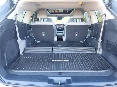 Certified 2024 Toyota Highlander Platinum AWD/4WD image 26