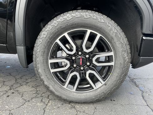 New 2026 GMC Sierra 1500 AT4 w/ Technology Package image 11