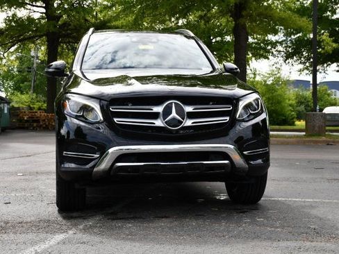 Used 2019 Mercedes-Benz GLC 300 4MATIC image 2