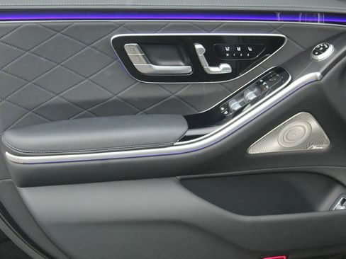 Used 2025 Mercedes-Benz S 580 4MATIC Sedan image 23