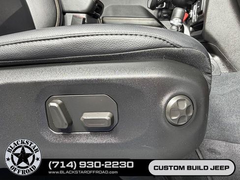 Used 2024 Jeep Wrangler Unlimited Sahara AWD/4WD image 24