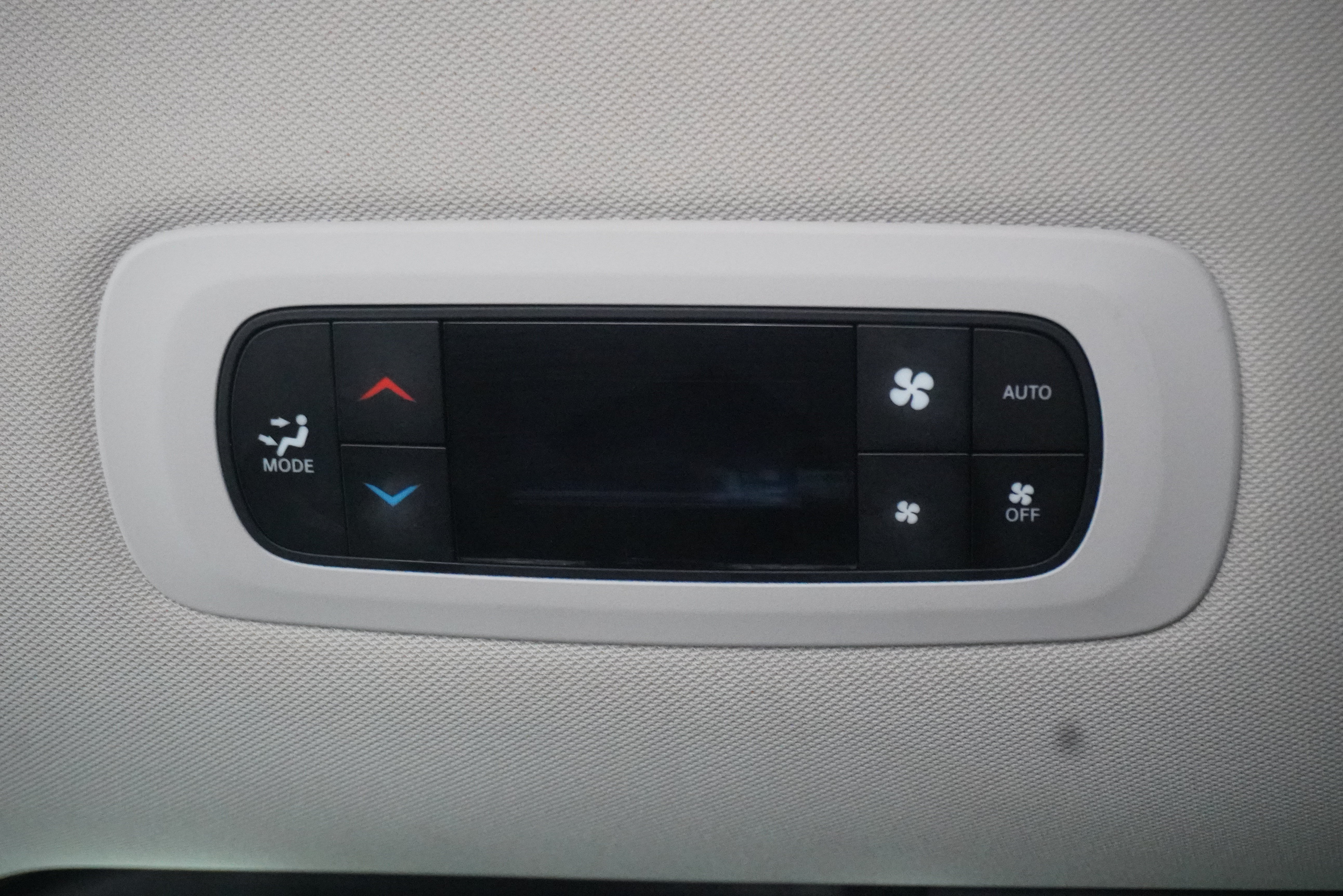 Used 2023 Chrysler Pacifica Touring-L FWD image 14