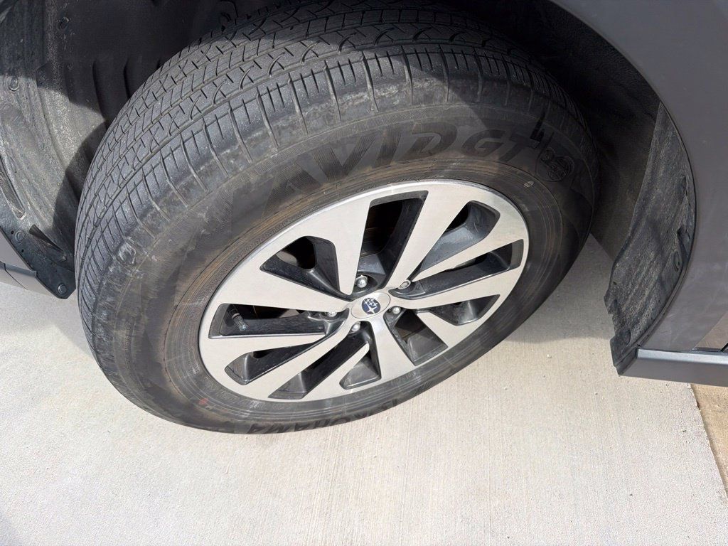 Used 2024 Subaru Outback Premium AWD/4WD image 6
