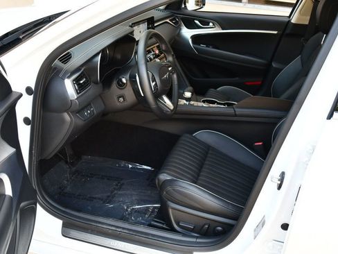 Used 2023 Genesis G70 3.3T RWD image 34