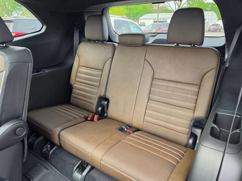 New 2026 GMC Acadia Denali Ultimate w/ LPO, Floor Liner Package AWD/4WD image 14