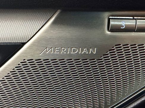 Used 2025 Jaguar F-PACE R-Dynamic S image 19