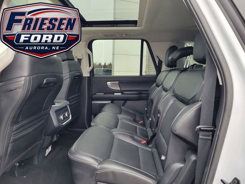 Used 2025 Ford Expedition Max Platinum AWD/4WD image 24