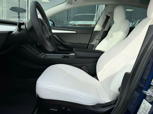 Used 2022 Tesla Model 3 image 11