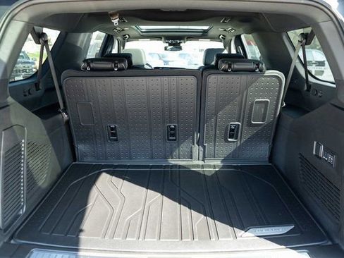 New 2026 Chevrolet Suburban Premier AWD/4WD image 8