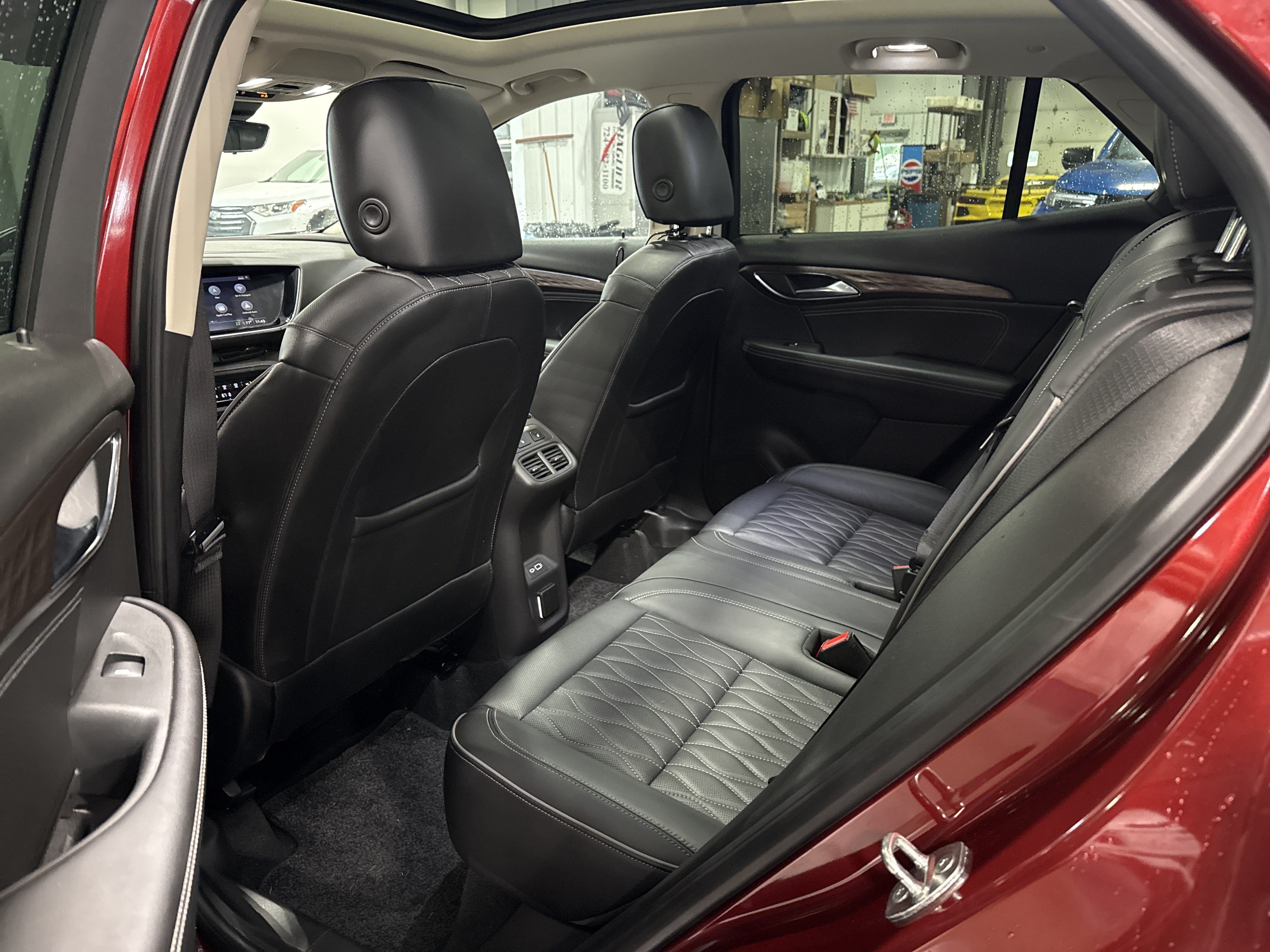 Used 2021 Buick Envision Avenir w/ Technology Package II AWD/4WD image 7