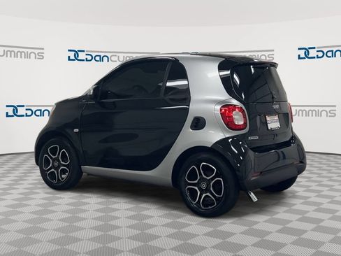 Used 2016 smart fortwo Prime RWD image 6