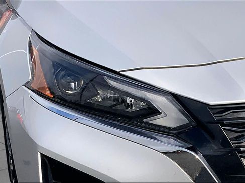 Used 2025 Nissan Altima 2.5 SV FWD image 28